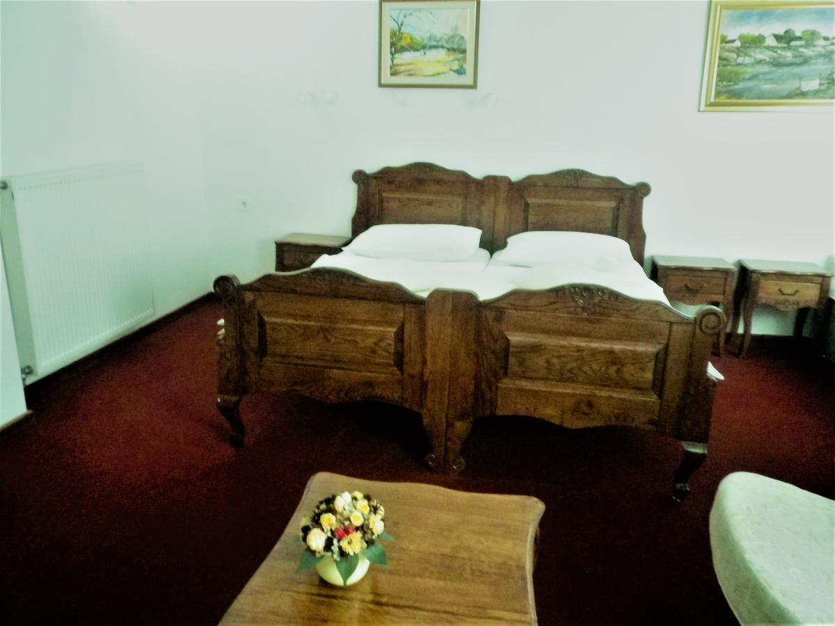 Hotel Garten Славонски-Брод Экстерьер фото